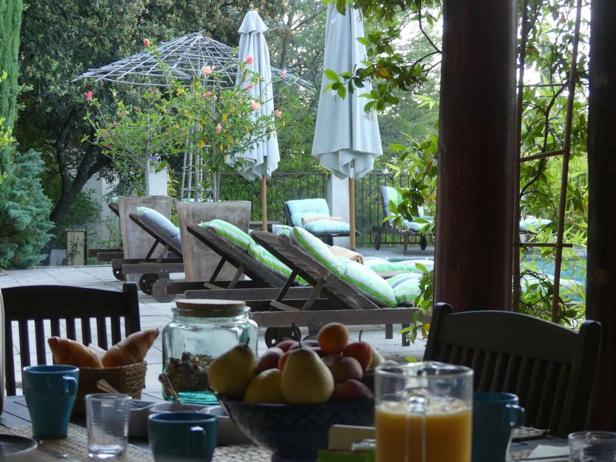 キュキュロン Les 3 Saisons Bed & Breakfast エクステリア 写真